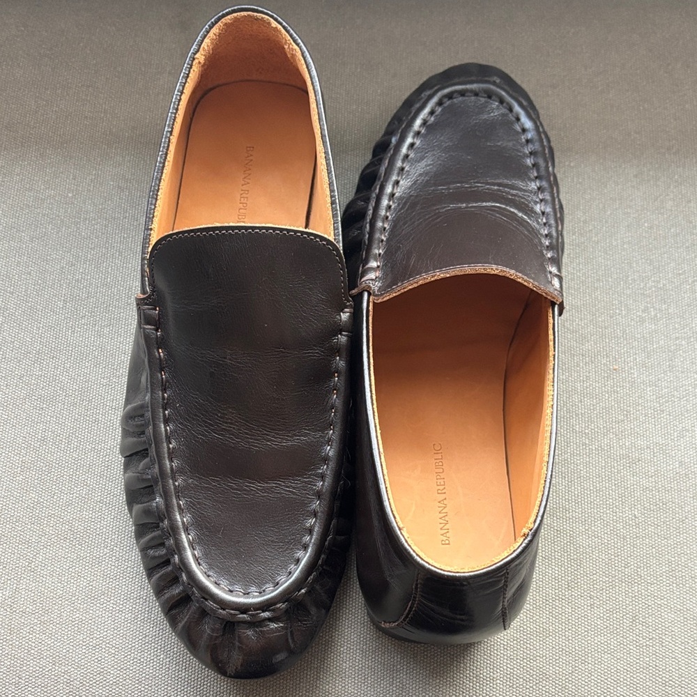 Women's Banana Republic size 8 Leather Moc-Toe Loafer Dark Brown NEW!